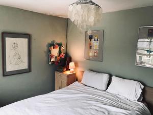 Half Moon House top flat