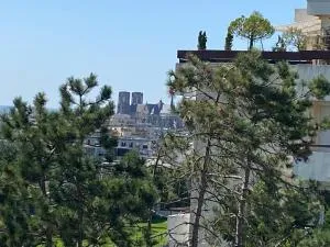 Le Mun-T2, 60m2, balcons, parking, wifi, linge, produits, face à la gerdarmerie, vue cathedrale - Cernay-lès-Reims