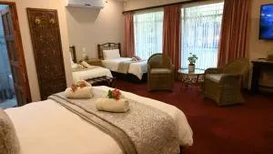 LUXURY FAMILY EN-SUITE ROOM @ 4 STAR GUEST HOUSE - Botshabelo