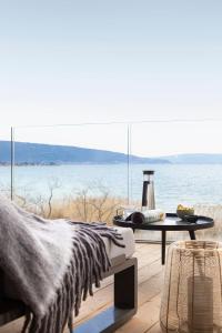 Hotels Villa Caroline, hotel sante bien-etre Lac d'Annecy, detox et jeune : Suite avec Vue sur Lac 