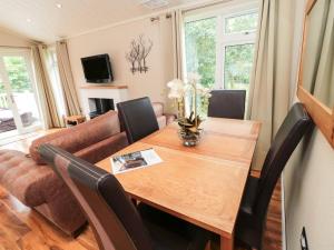 Number 43 Burnside Lodge