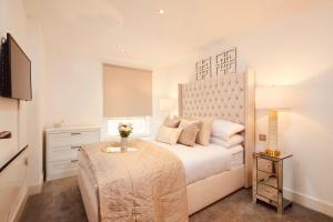 Deluxe City Centre Apt Free Parking River View Balcony