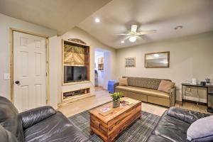 Farmhouse Apt on Route 66 - 12 Miles to Downtown