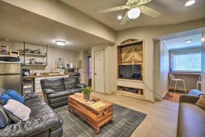 Farmhouse Apt on Route 66 - 12 Miles to Downtown