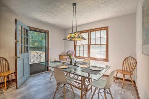 Quiet Home with Fire Pit - 1 Mi to Downtown Acworth!