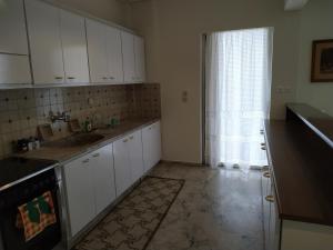 Vangelis apartment near Athens Airport