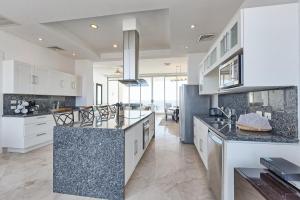 Luna Blanca 1201 by Kivoya