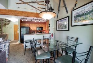 River Mountain Lodge Horseshoe Gulch Condo: Ski-In To Downtown Breck