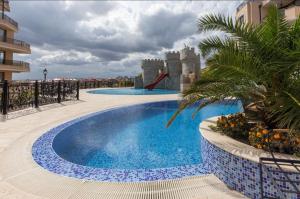 Modern Family Apartment at Millennium 2 - Pool & Spa