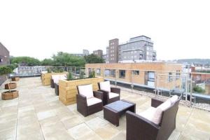 A beautiful brand new flat 25-minute to London