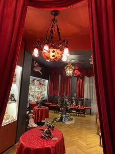 Villa für Präsentationen und Events, Eine Nacht im Puppenmuseum erleben