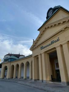 Villa für Präsentationen und Events, Eine Nacht im Puppenmuseum erleben