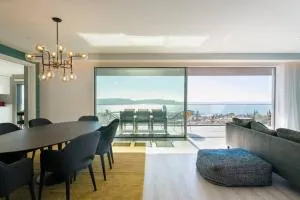 Luxury 4 bedr Flat w/ PANORAMIC Views & Pool!! - Cruz Quebrada