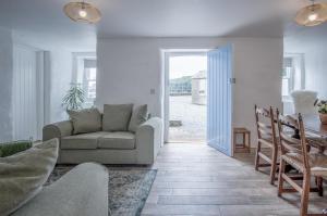 Brook Cottage - 2 Bedroom Cottage - Dale