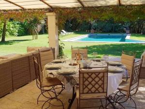 Villas Villa raffinee a Orange avec piscine privee : photos des chambres