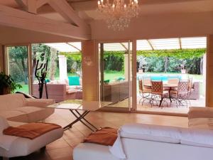 Villas Villa raffinee a Orange avec piscine privee : photos des chambres