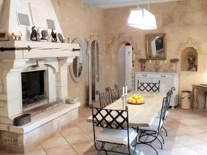 Villas Villa raffinee a Orange avec piscine privee : photos des chambres