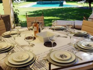 Villas Villa raffinee a Orange avec piscine privee : photos des chambres