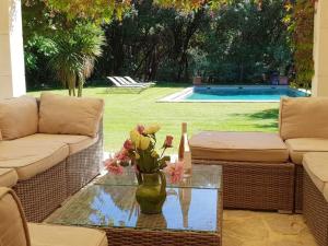 Villas Villa de 4 chambres avec piscine privee jardin clos et wifi a Orange : photos des chambres
