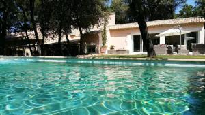 Villas Villa raffinee a Orange avec piscine privee : photos des chambres