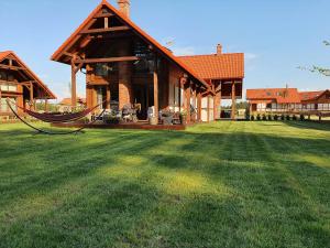 Domek z basenem nad jeziorem Gwiazdy, Ostoja Bukowo, Kaszuby