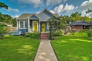 Pet-Friendly Brenham Cottage with Yard! - Greenvine