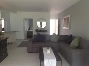 St Lucia, 31 The Bridge - FAMILY UNIT IN A PRIME SPOT ON THE GROUND FLOOR - 赫卢赫卢韦