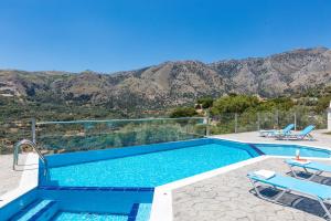 Villa Asigonia with Heated Pool & Whirlpool