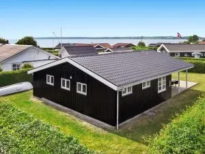 Renovated Waterfront Retreat-By Traum - Sønderby