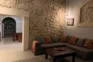 Casa El Flamboyán dentro de la ciudad amurallada - Chiná