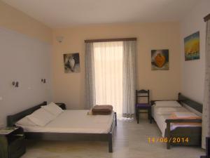 Studio (2 Adults)
