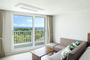 Kensington Resort Jeju Jungmun