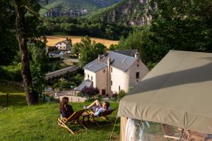 Villages vacances Camping RCN Val de Cantobre : photos des chambres