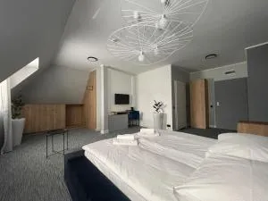 Hotel Made in Napoli by Siervo Międzybórz - 瑟楚夫