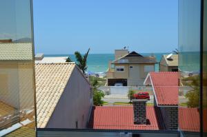 Belíssimo Apto 2 Suítes a 50 metros do mar em Bombinhas SC