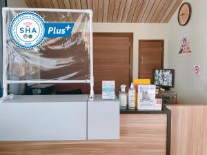 Louis Runway View Hotel - SHA Extra Plus