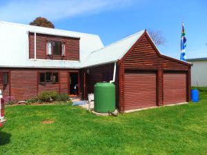 Ashanti House - Living The Breede