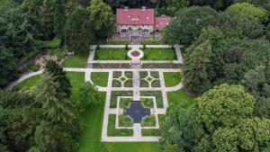 Amsterdamgarden - stunning garden villa with pool close to Amsterdam