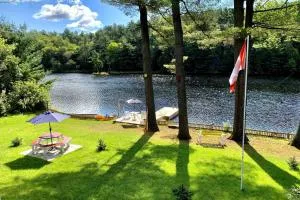 Waterfront 3-bedroom cottage with great view - MacTier