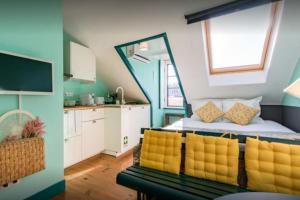 Lisbon Heart Apartments - Green Apartment by LovelyStay