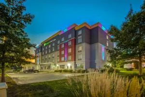 Holiday Inn Express & Suites - Woodstock, ON CANADA - Norwich