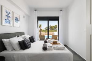Seacarf Villa, 3 magnificent properties in Lachania beach, Bedrooms 12, Sleeps 27