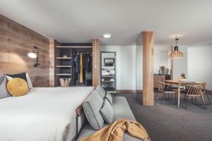 The Island Gold Coast