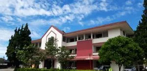 盯克莱顿帕斯餐厅酒店 - Kalikajar