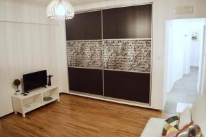 Central Athens Apartment with Acropolis Views! SQ1