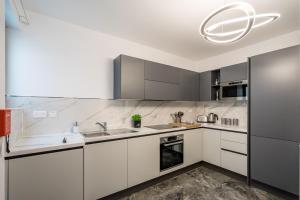 Tulip Court Penthouse Brand New-2 Min From The Sea-Central Bugibba