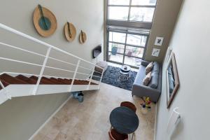 Stylish De Waterkant Loft with Pool, Parking and Table Mtn Views