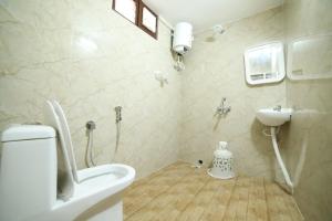 Royal Home Stay deluxe Room