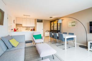 Refurbished comfortable app 1min from the sea