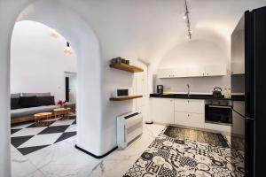 Fira 2-Bed Villa Sleeps 4 Hot Tub & Pet Friendly